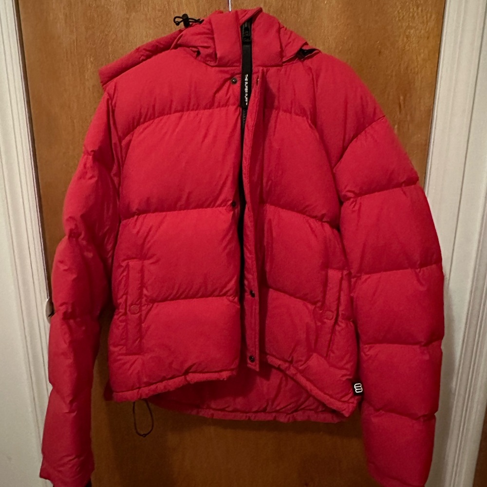 NWOT Aritzia Superpuff Shorty